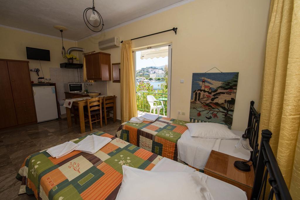 Matrona Apartments Poros Town Exterior photo
